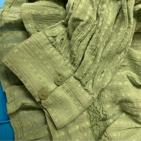 American Eagle long sleeve - Picture 3 of 4